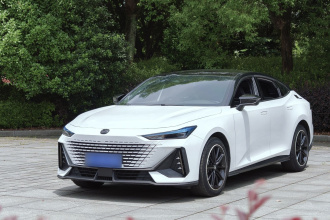长安UNI-V 2023款 1.5T 尊贵型
