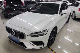 沃尔沃S60 2020款 T4 智逸豪华版