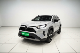 丰田 RAV4荣放 2022款 2.0L CVT四驱风尚Plus版