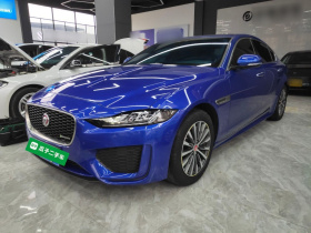 捷豹XEL 2020款 2.0T 200PS R-DYNAMIC 青春运动版