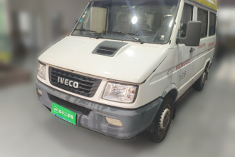 依维柯得意 2017款 2.5T A35客车5-7座47Z5
