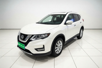 日产 奇骏 2022款 2.0L 两驱智联舒享版