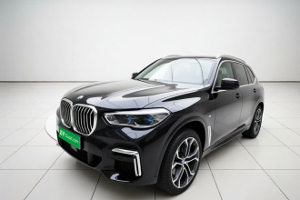 宝马X5 2022款 改款 xDrive 40Li 尊享型M运动套装