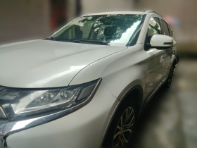 三菱 欧蓝德 2018款 2.4L 四驱精英版 5座