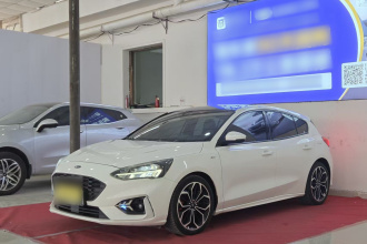 福特 福克斯 2019款 两厢 EcoBoost 180 自动ST Line