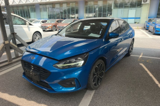 福特 福克斯 2021款 三厢 EcoBoost 180 自动ST Line