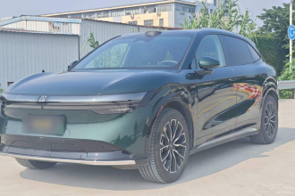 极氪7X 2025款 75kWh 后驱智驾版