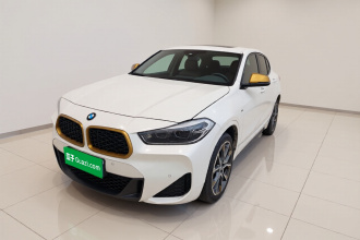 宝马X2 2023款 sDrive 25i 曜熠版