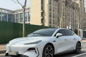 吉利银河 银河E8 2025款 700km 远航智驾版