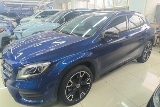 奔驰GLA 2018款 GLA 220 4MATIC 运动型