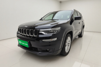 Jeep 大指挥官 2020款 2.0T 两驱领先版