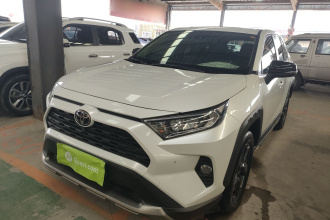 丰田 RAV4荣放 2022款 2.0L CVT四驱风尚Plus版