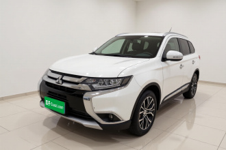 三菱 欧蓝德 2018款 2.0L 两驱嘉乐版 7座