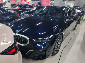 宝马i5 2025款 eDrive 40L M运动套装