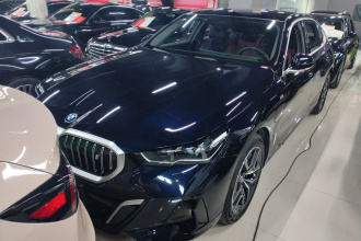 宝马i5 2025款 eDrive 40L M运动套装