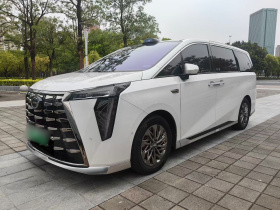 广汽传祺 传祺向往M8 2025款 乾崑系列 Ultra 头等舱