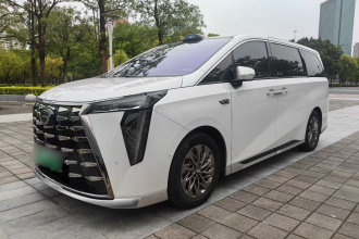 广汽传祺 传祺向往M8 2025款 乾崑系列 Ultra 头等舱