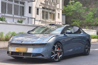领克Z10 2024款 95kWh 702km四驱智驾Ultra