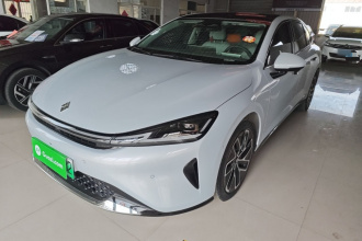 宝骏享境 2025款 插混 140km豪华版