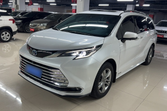 丰田 赛那SIENNA 2023款 2.5L混动 舒适版