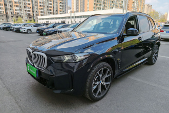 宝马X5 2026款 xDrive 30Li 尊享型M运动曜夜套装