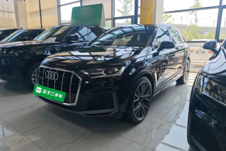 奥迪Q7 2022款 55 TFSI quattro S line运动型
