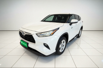 丰田 汉兰达 2022款 双擎 2.5L 两驱精英版 7座