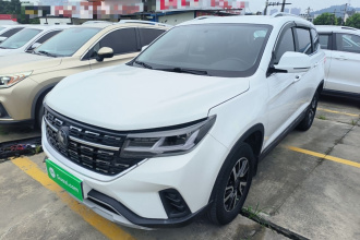 东风风行 风行T5 2022款 盛世款 1.6L 手动筑梦版五座