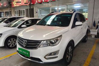 宝骏560 2015款 1.8L 手动豪华型