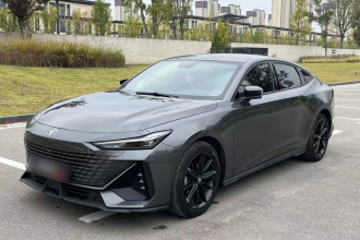 长安UNI-V 2022款 1.5T 尊贵型