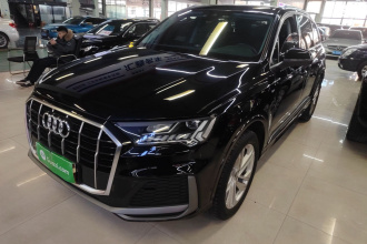 奥迪Q7 2023款 45 TFSI quattro S line运动型