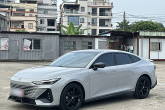 长安UNI-V 2022款 1.5T 尊贵型