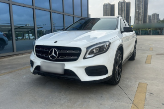 奔驰GLA 2018款 GLA 220 4MATIC 运动型