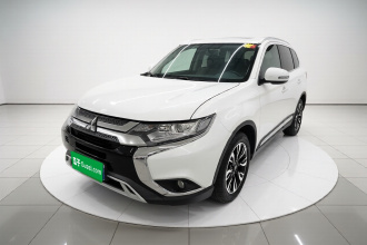 三菱 欧蓝德 2019款 2.0L 两驱畅享版 5座 国VI