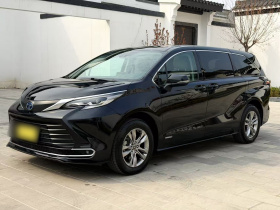 丰田 赛那SIENNA 2023款 2.5L混动 舒适版