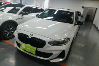 宝马1系 2022款 125i M运动曜夜版