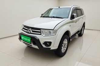 三菱 帕杰罗·劲畅 2013款 3.0L 自动四驱旗舰版
