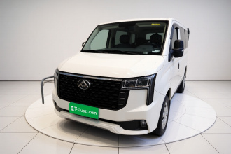 上汽大通MAXUS 新途V80 2023款 2.0T 手动经典傲运通短轴超低顶5/6座