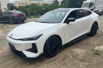 长安UNI-V 2024款 1.5T 尊贵运动型