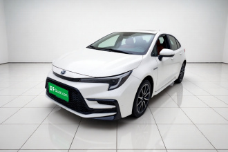 丰田 雷凌 2023款 智能电混双擎 1.8L 运动版