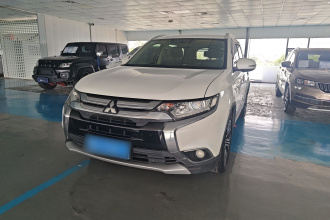 三菱 欧蓝德 2018款 2.0L 两驱荣耀版 5座