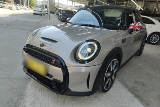 MINI 2022款 2.0T COOPER S 艺术家