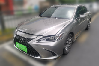 雷克萨斯ES 2022款 300h 卓越版