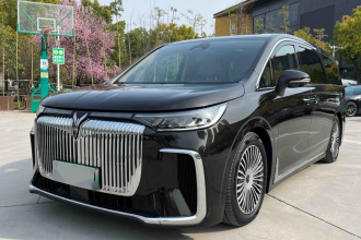 岚图汽车 岚图梦想家 2025款 PHEV 四驱旗舰鲲鹏版