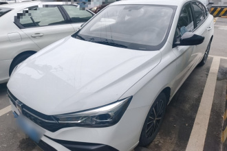 荣威i5 2021款 1.5L CVT铂金版