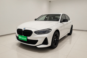 宝马1系 2022款 125i M运动曜夜版