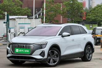 奥迪Q5 e-tron 2022款 40 e-tron 星耀型 锦衣套装