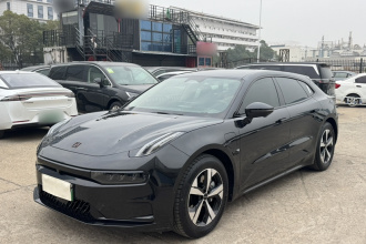 极氪001 2022款 长续航双电机 WE版