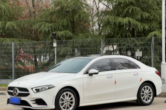 奔驰A级 2021款 A 200 L 运动轿车时尚型