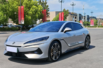 腾势Z9GT 2024款 1100四驱Ultra版
